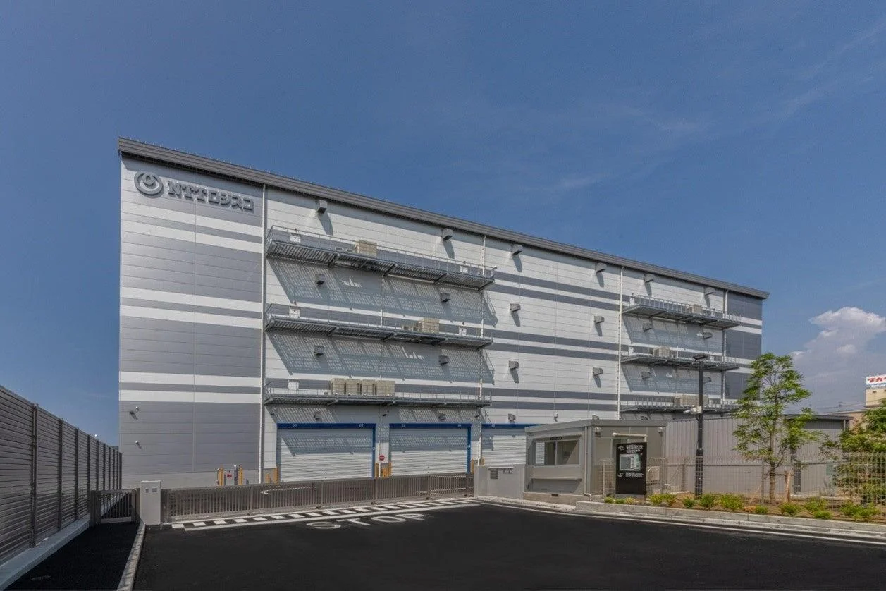太陽光パネルを設置する物流施設(出所:NTT都市開発)