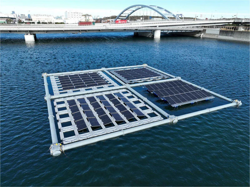 東京都事業で設置した「浮体式洋上太陽光発電システム」(出所:三井住友建設)