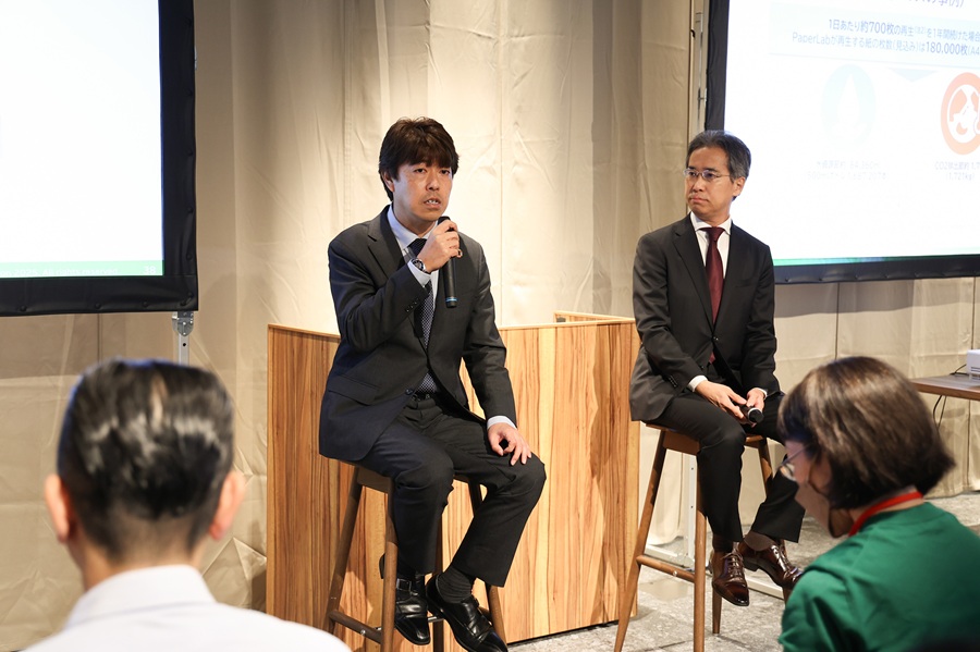 トークセッションの様子。（左から）エプソン販売 豊田誠氏、 森ビル 山本栄三氏（出所：エプソン販売）トークセッションの様子。（左から）エプソン販売 豊田誠氏、 森ビル 山本栄三氏（出所：エプソン販売）