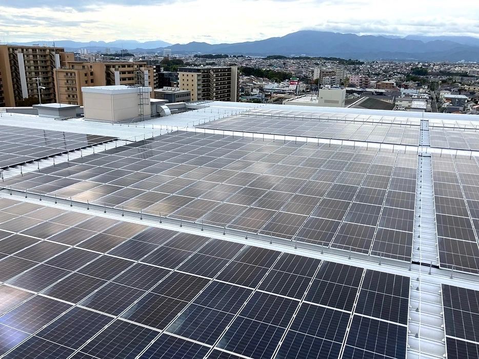 千葉県に国内最大級の屋根借り太陽光発電 物流施設屋上でメガソーラー